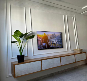 Studio minimaliste marbella beach